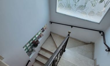 En venta amplia y hermosa casa  de 5 dormitorios frente al lago en La fontana, sector El Tornero, via a Samborondon