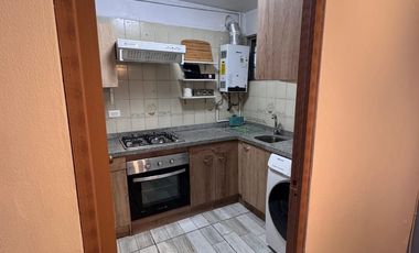 Arriendo departamento en calle Vergara 770, casi al llegar a Blanco