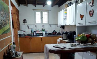 VENTA DE FINCA MUY ACOGEDORA DE 2.100 MT2 EN VEREDA LA MESETA, EL PEÑOL, ANTIOQUIA