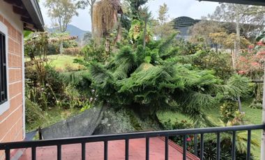 VENTA DE FINCA MUY ACOGEDORA DE 2.100 MT2 EN VEREDA LA MESETA, EL PEÑOL, ANTIOQUIA