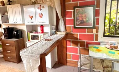 VENTA DE FINCA MUY ACOGEDORA DE 2.100 MT2 EN VEREDA LA MESETA, EL PEÑOL, ANTIOQUIA