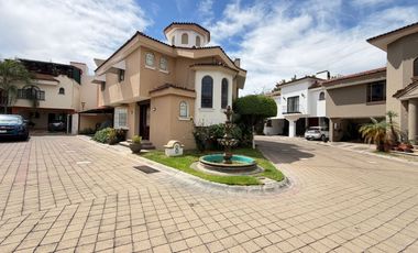 Casa en Renta en Lomas del Country, por Circunvalación y Ávila Camacho