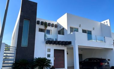 Casa en VENTA Carolco