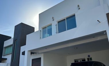 Casa en VENTA Carolco