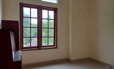 Rumah Mewah Disewakan Murah Di Royal Mansion Dekat UAD, Banguntapan