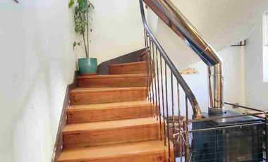 EN VENTA HERMOSA Y AMPLIA CASA EN BARRIO UNIVERSITARIO
