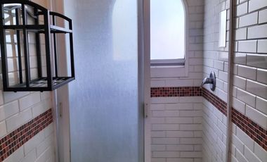 Casa En Renta 250 M² | 3 Recámaras Con Baño | Jardín Amplio | Estacionamiento 4 Autos.