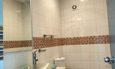 Casa En Renta 250 M² | 3 Recámaras Con Baño | Jardín Amplio | Estacionamiento 4 Autos.