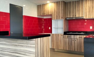 Casa En Renta 250 M² | 3 Recámaras Con Baño | Jardín Amplio | Estacionamiento 4 Autos.