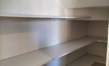 Casa En Renta 250 M² | 3 Recámaras Con Baño | Jardín Amplio | Estacionamiento 4 Autos.