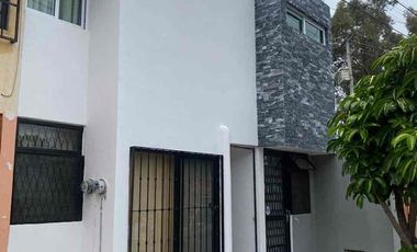 RENTA EN VILLA UNIVERSIDAD! EXCELENTE DEPARTAMENTO REMODELADO.