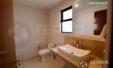 RENTA Casa Amueblada en San Pablo Residencial Un fraccionamiento con  amenidades y área Verde cuenta con alberca  palapa para eventos cancha de tenis