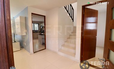 RENTA Casa Amueblada en San Pablo Residencial Un fraccionamiento con  amenidades y área Verde cuenta con alberca  palapa para eventos cancha de tenis