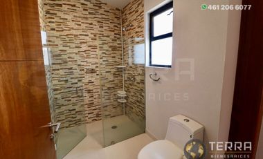 RENTA Casa Amueblada en San Pablo Residencial Un fraccionamiento con  amenidades y área Verde cuenta con alberca  palapa para eventos cancha de tenis