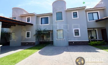 RENTA Casa Amueblada en San Pablo Residencial Un fraccionamiento con  amenidades y área Verde cuenta con alberca  palapa para eventos cancha de tenis