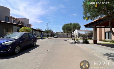 RENTA Casa Amueblada en San Pablo Residencial Un fraccionamiento con  amenidades y área Verde cuenta con alberca  palapa para eventos cancha de tenis