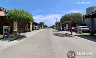 RENTA Casa Amueblada en San Pablo Residencial Un fraccionamiento con  amenidades y área Verde cuenta con alberca  palapa para eventos cancha de tenis