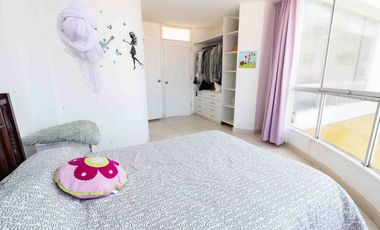 Venta Casa De 4 Niveles Con Piscina Y Bar Lounge