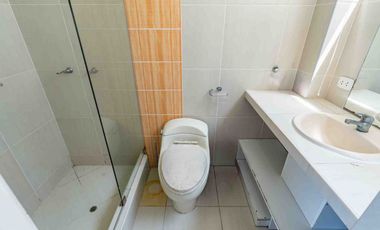 Venta Casa De 4 Niveles Con Piscina Y Bar Lounge