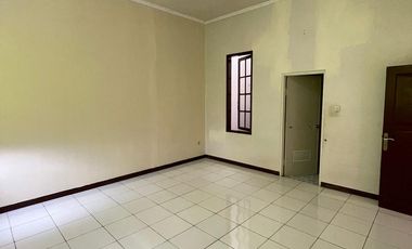 Dijual Rumah di Taman Aries, Kembangan Jakarta Barat