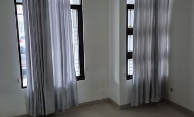 RUMAH BAGUS MINIMALIS MODERN 1,5 LANTAI FULL FURNISHED SIAP HUNI DI BATUNUNGGAL BANDUNG