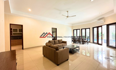 Rumah bagus asri lokasi tenang dengan kolam renang di Kemang jakarta selatan