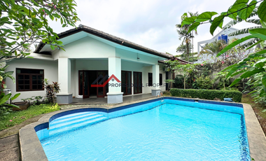 Rumah bagus asri lokasi tenang dengan kolam renang di Kemang jakarta selatan