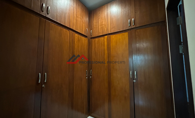 Rumah bagus asri lokasi tenang dengan kolam renang di Kemang jakarta selatan