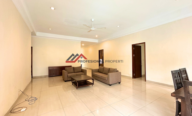 Rumah bagus asri lokasi tenang dengan kolam renang di Kemang jakarta selatan