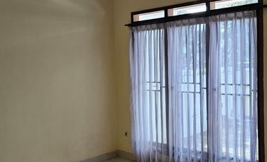 RUMAH BAGUS MINIMALIS MODERN STRATEGIS DEKAT TOL, SEKOLAH, PASAR SEGAR SIAP HUNI DI BATUNUNGGAL BANDUNG