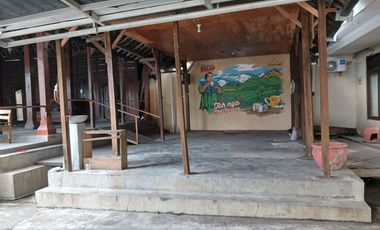 Rumah Mewah Eksklusif 6kamar dengan Joglo dekat stasiun Purwosari Laweyan Solo