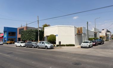 Local comercial 800 m2 sobre 25 Oriente