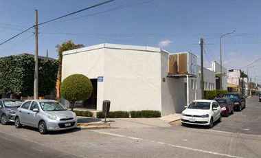 Local comercial 800 m2 sobre 25 Oriente