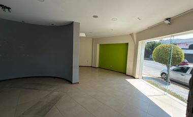 Local comercial 800 m2 sobre 25 Oriente