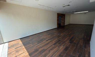 Local comercial 800 m2 sobre 25 Oriente