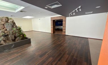 Local comercial 800 m2 sobre 25 Oriente