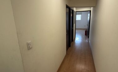 Local comercial 800 m2 sobre 25 Oriente