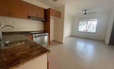 CASA SEMINUEVA EN RENTA EN CHIPITLAN CUERNAVACA 4 REC EN COTO