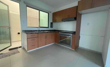 CASA SEMINUEVA EN RENTA EN CHIPITLAN CUERNAVACA 4 REC EN COTO