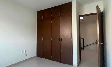 CASA SEMINUEVA EN RENTA EN CHIPITLAN CUERNAVACA 4 REC EN COTO