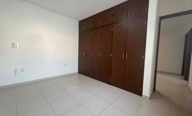 CASA SEMINUEVA EN RENTA EN CHIPITLAN CUERNAVACA 4 REC EN COTO
