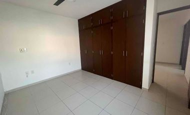 CASA SEMINUEVA EN RENTA EN CHIPITLAN CUERNAVACA 4 REC EN COTO