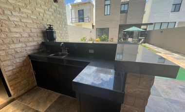 Residencia de Lujo amueblada en Venta al norte de Mérida