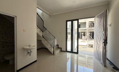 Dijual Rumah 2 Lantai Surabaya Timur Free Biaya biaya hanya 600 jutaan