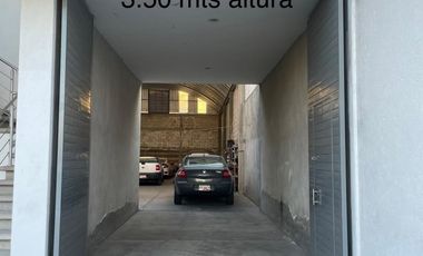 Renta de BODEGA grande o NAVE por Avenida las Torres