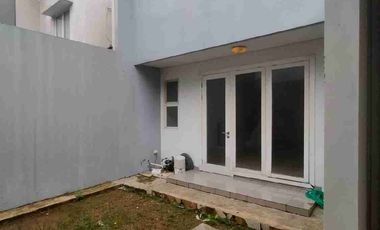 disewa rumah bagus 4BR si cluster Maple summarecon Bekasi