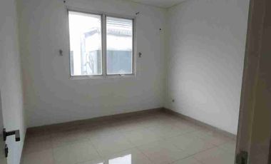 disewa rumah bagus 4BR si cluster Maple summarecon Bekasi
