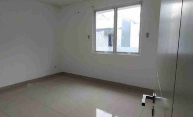 disewa rumah bagus 4BR si cluster Maple summarecon Bekasi