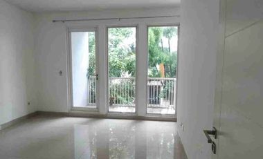 disewa rumah bagus 4BR si cluster Maple summarecon Bekasi