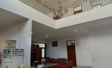 RUMAH IDAMAN MINIMALIS MODERN 3 LANTAI LINGKUNGAN ASRI NYAMAN SIAP HUNI DI SETRADUTA BANDUNG